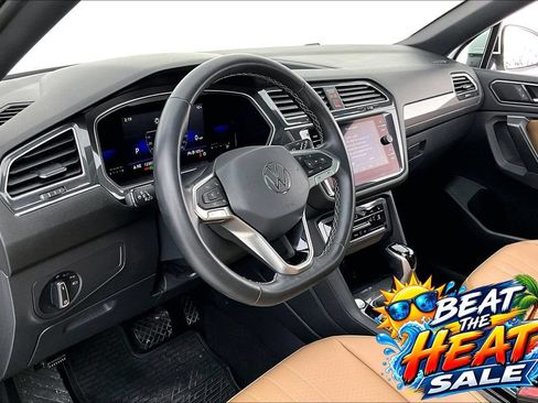 Used 2022 Volkswagen Tiguan SE FWD image 16