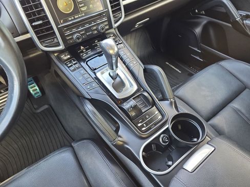 Used 2016 Porsche Cayenne S image 19