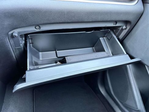 Used 2022 Ford Explorer XLT w/ Equipment Group 202A image 30