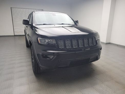 Used 2020 Jeep Grand Cherokee Altitude AWD/4WD image 14