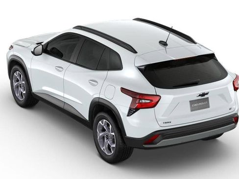 New 2026 Chevrolet Trax LT w/ LT Convenience Package image 4