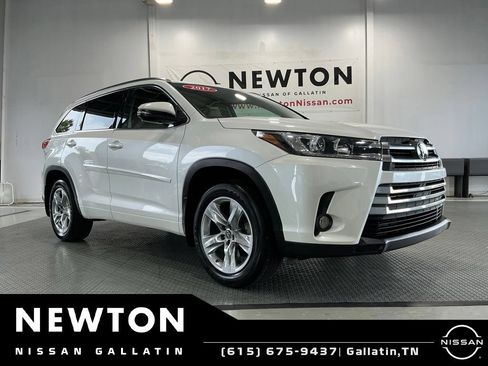Used 2017 Toyota Highlander Limited FWD image 28
