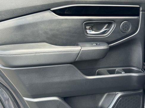 Certified 2025 Honda Pilot Touring image 14
