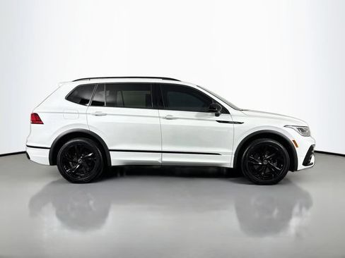 Certified 2023 Volkswagen Tiguan SE R-Line AWD/4WD image 8