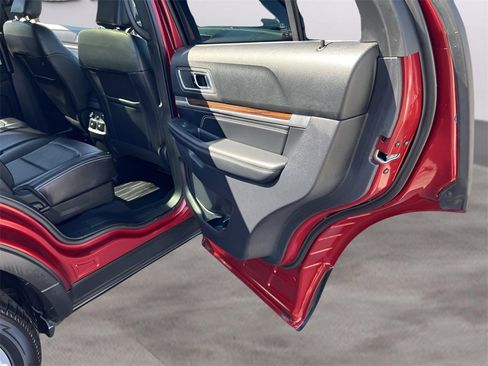 Used 2019 Ford Explorer Limited w/ Ford Safe & Smart Package image 20