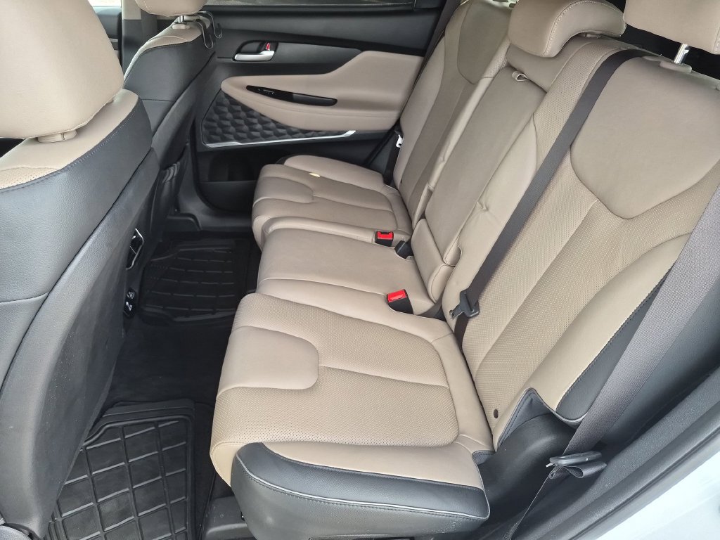 Used 2021 Hyundai Santa Fe Limited FWD image 27
