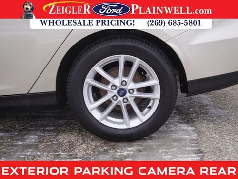 Used 2017 Ford Focus SE image 9