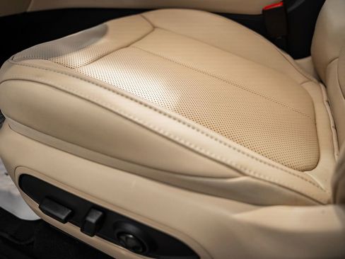 New 2025 Jeep Grand Cherokee Limited w/ Luxury Tech Group II image 37