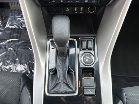 Used 2025 Mitsubishi Eclipse Cross SE image 14