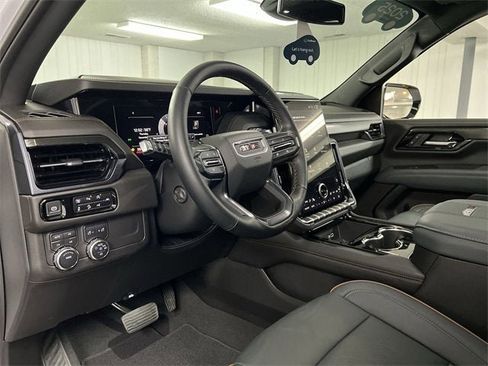 Used 2025 GMC Yukon AT4 image 10