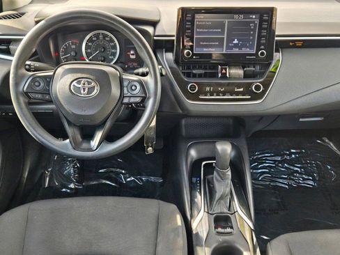 Used 2022 Toyota Corolla LE image 14