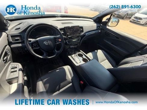 Used 2024 Honda Passport Black Edition image 5