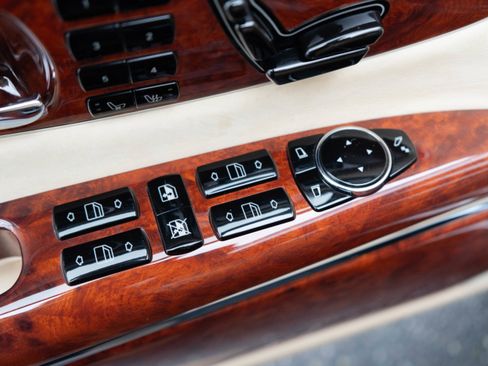 Used 2007 Maybach 57 image 13