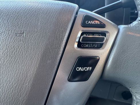 Used 2020 Nissan NV 3500 SL image 17