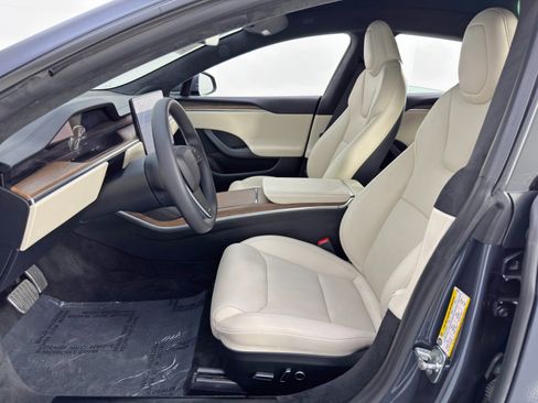 Used 2022 Tesla Model S image 17