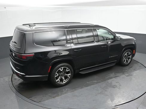 Used 2024 Jeep Wagoneer Series III AWD/4WD image 32