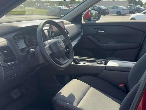 Used 2025 Nissan Rogue SV AWD/4WD image 34