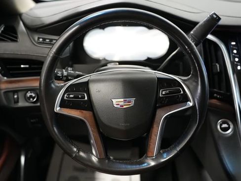 Used 2019 Cadillac Escalade Premium Luxury AWD/4WD image 19