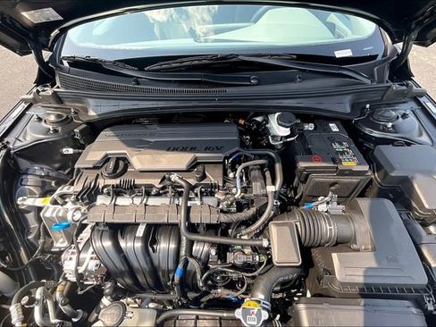 New 2025 Hyundai Elantra Sport image 11