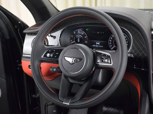 New 2025 Bentley Bentayga image 4