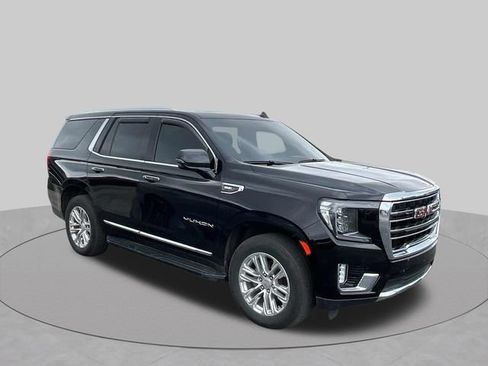 Used 2023 GMC Yukon SLT w/ SLT Premium Package AWD/4WD image 2