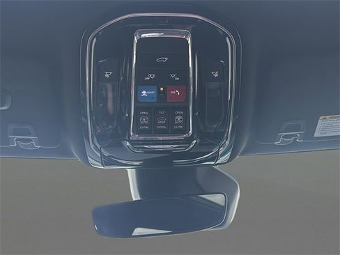 Used 2024 Jeep Grand Cherokee Overland image 18