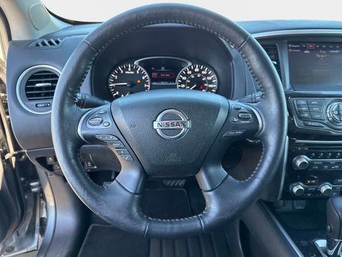 Used 2020 Nissan Pathfinder SL image 28