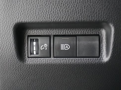 Used 2022 Toyota RAV4 LE image 20