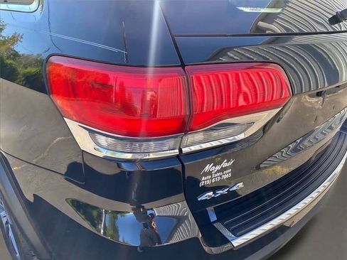 Used 2018 Jeep Grand Cherokee Limited image 14