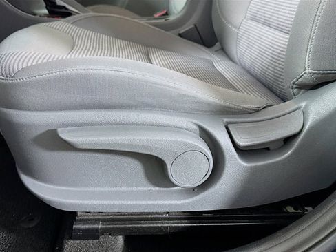 Certified 2021 Kia Niro LX image 18