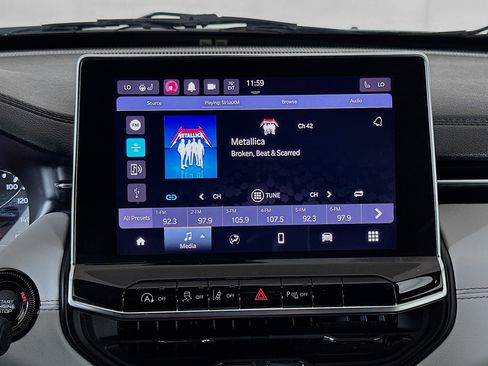 Used 2023 Jeep Compass Limited image 21