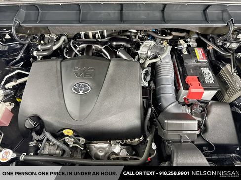 Used 2021 Toyota Highlander XLE FWD image 31