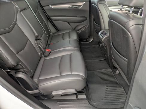 Used 2023 Cadillac XT6 Luxury image 39