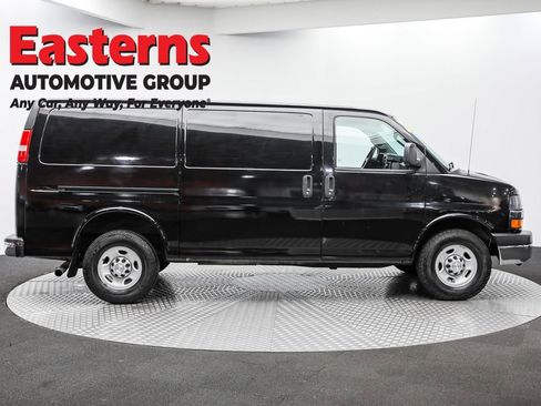 Used 2016 Chevrolet Express 2500 image 4