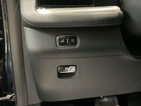 Used 2025 Lincoln Navigator Reserve w/ Jet Appearance Package image 8