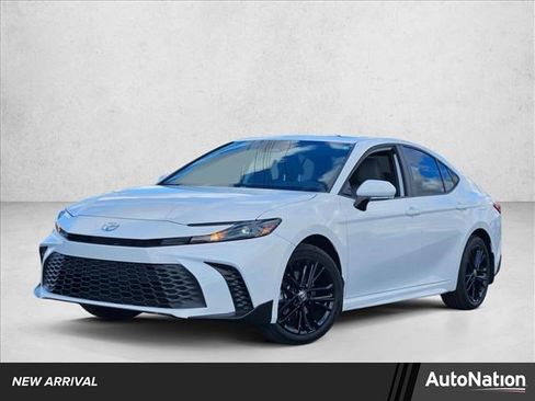 Used 2026 Toyota Camry SE w/ Multimedia Upgrade Package image 1