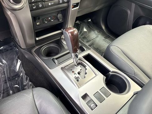 Used 2022 Toyota 4Runner Limited AWD/4WD image 27