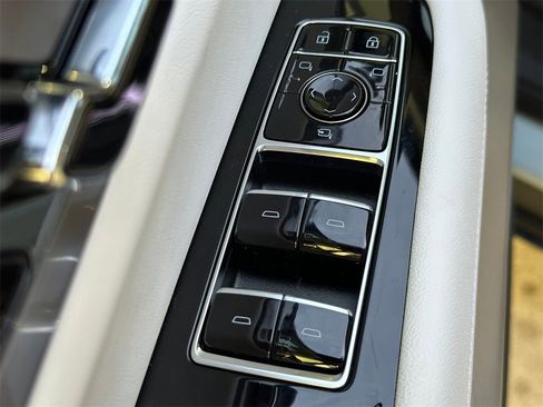 New 2026 Cadillac Vistiq Sport image 22