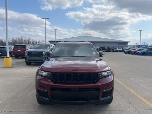Used 2025 Jeep Grand Cherokee L Limited w/ Black Appearance Package image 2