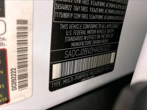 Used 2017 Jaguar F-PACE Premium image 33