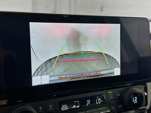 Used 2025 Toyota Grand Highlander AWD image 23