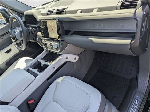 Used 2026 Land Rover Defender 110 X AWD/4WD image 23
