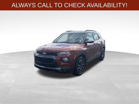 Used 2021 Chevrolet TrailBlazer ACTIV w/ Technology Package image 3