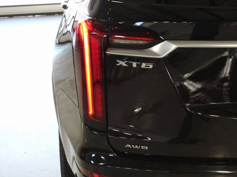 Used 2020 Cadillac XT6 Premium Luxury image 42