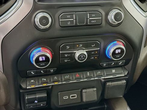 Used 2020 GMC Sierra 1500 SLT image 15