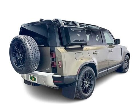 Used 2020 Land Rover Defender 110 SE image 2