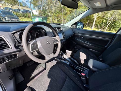 Used 2021 Mitsubishi Outlander Sport ES FWD image 12