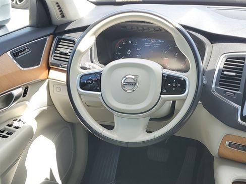 Used 2022 Volvo XC90 T6 Momentum w/ Protection Package Premier AWD/4WD image 19