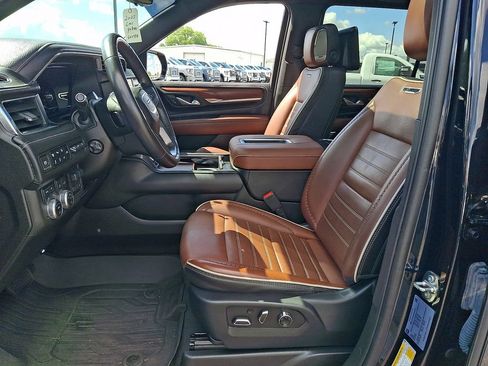 Used 2023 GMC Yukon XL Denali Ultimate AWD/4WD image 14