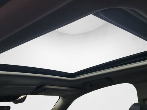 Used 2019 Subaru Forester Touring image 33